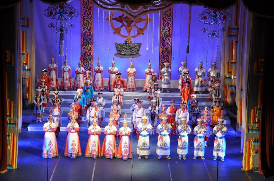 Үндэсний урлагийн их театрын уран бүтээлчид өвөл цагийн нээлтээ хийнэ